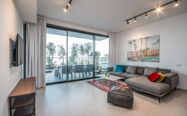 luxury garden apartment heated pool