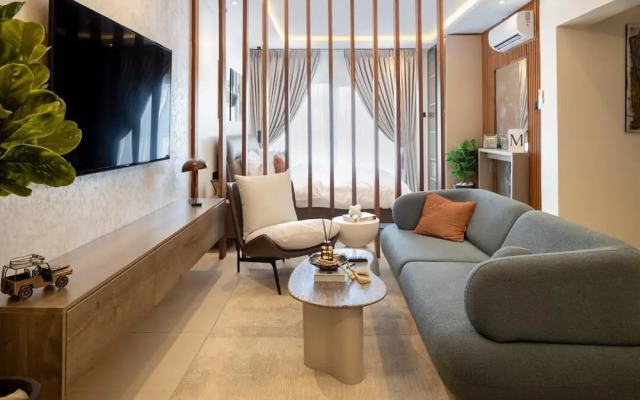 Belfast studio-Blue Waters Property.