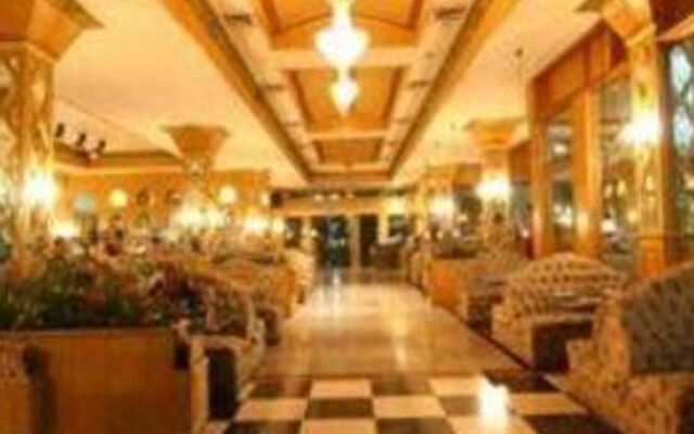 13 Coins Airport Hotel Minburi