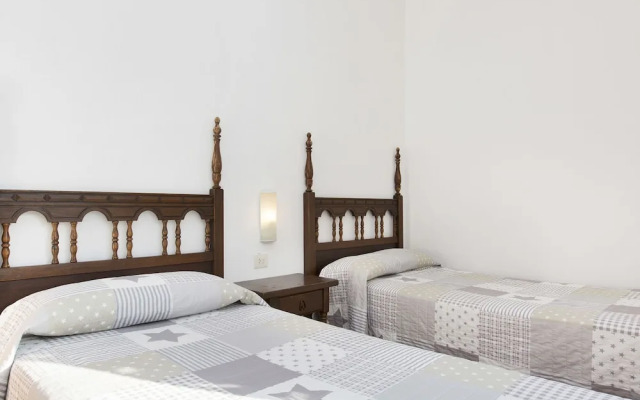 Simply Furnished Apartment With Shared Pool in Llafranc