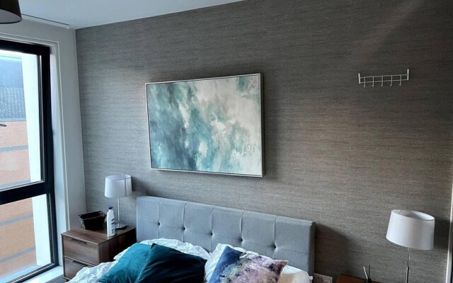 2-bed Luxury Apartment in Birmingham City Center