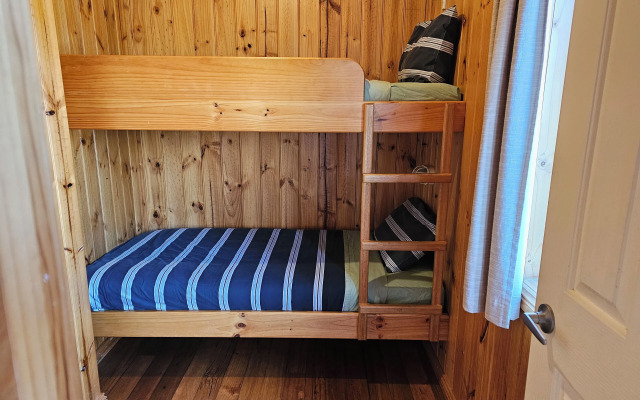 Snug Beach Cabin And Caravan Park