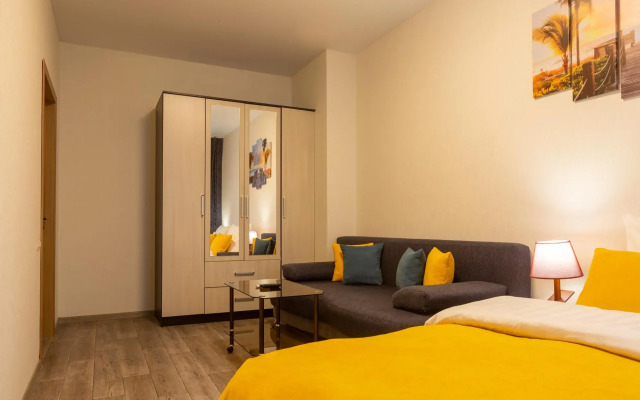 Пять звезд на Ленина 23