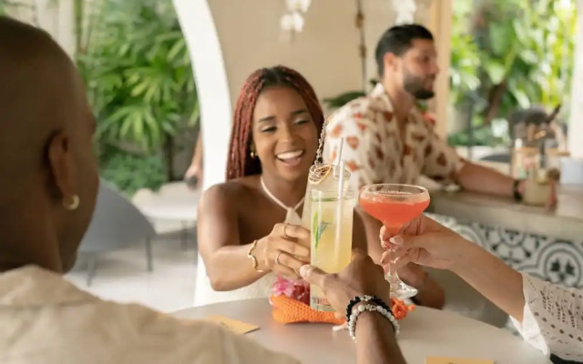 At Oceanpark Cocktail Bar AC Saltwater Pool