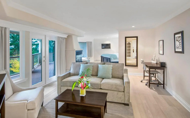 Villa Eyrie Resort