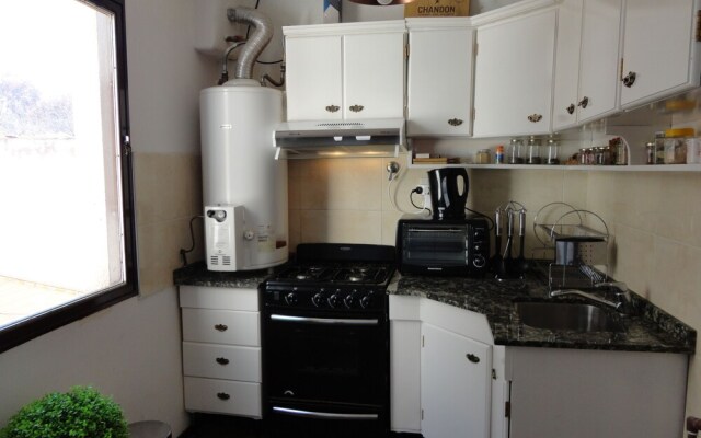 Beautiful Quiet Apartment Near Aristides