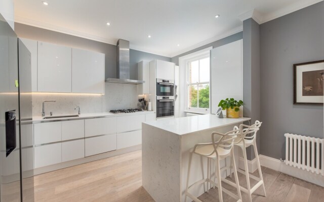 Stunning Maida Vale Apartment Near Regents Canal by Underthedoormat