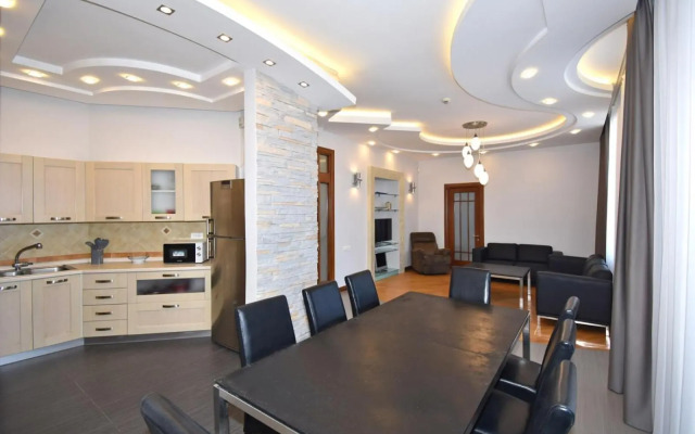 Прекрасная 4-ех комнатная квартира в самом центре