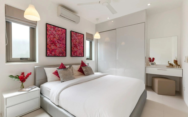 Villa White Orchid