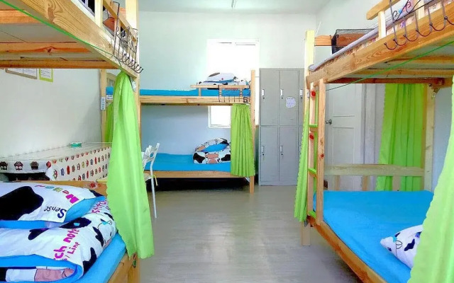 Zhuhai Chuntian Huahua Youth Hostel