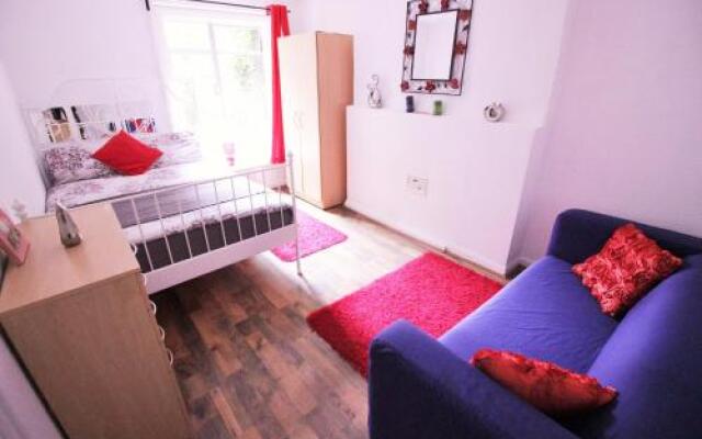 4A Fordham Guest Apartment