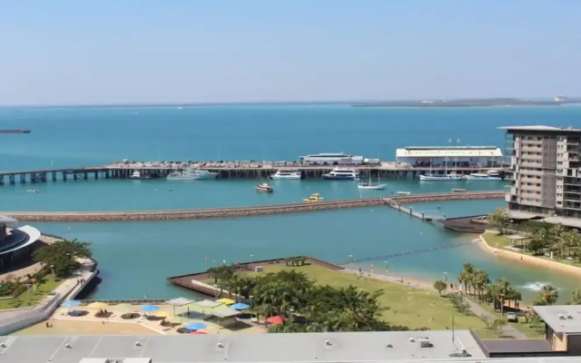 Zenlux 4BR Waterfront Penthouse Pad 270 Panoroma