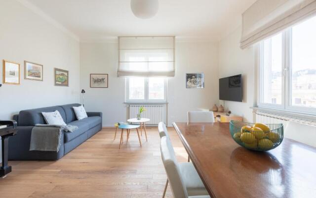 Top Floor Apt with Rooftop Terrace near St. Peter