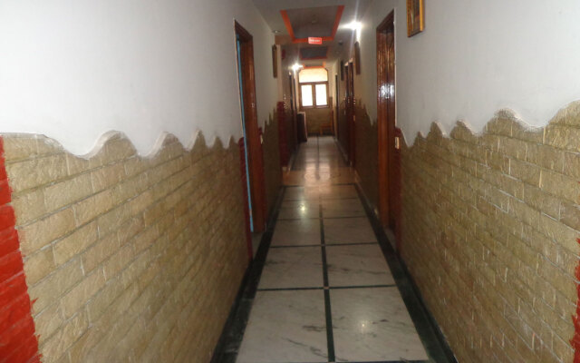 Hotel Metro City