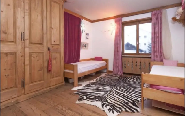 Apartment in villa in the heart of St. Moritz-Dorf