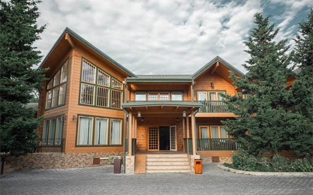 River Inn Hotel