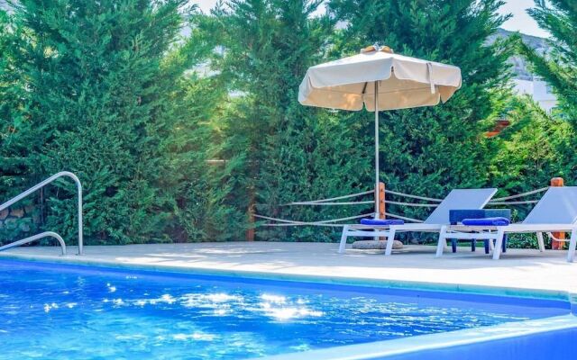 Lindos Emerald