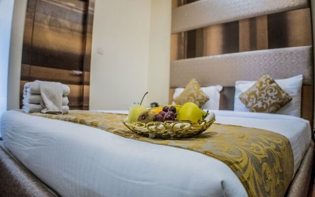 The Majestic Suites