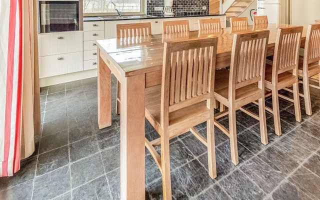 Ideal Holiday Home in Gijverinkhove With Terrace, Garden