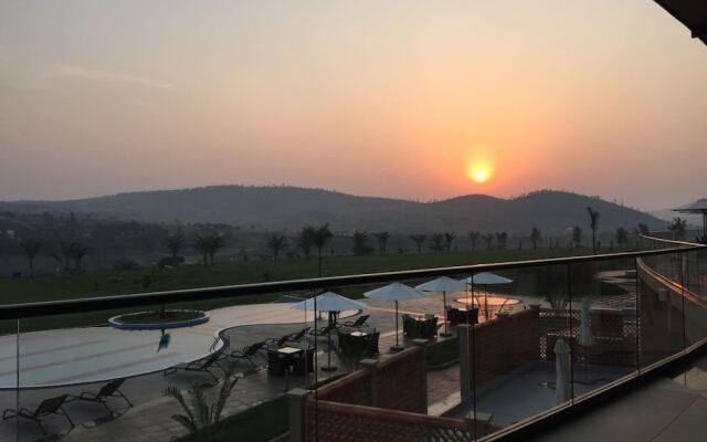 Mantis EPIC Hotel & Suites