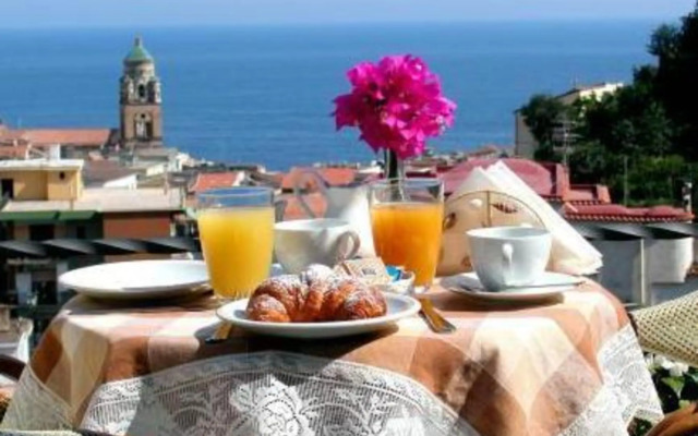Villa Lara Hotel