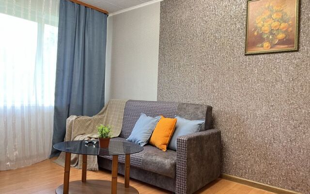 Диван и Чемодан на пр-кте Красный, 94/1