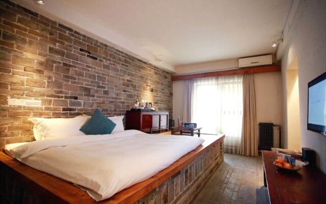 Zuoyouke Theme Hotel