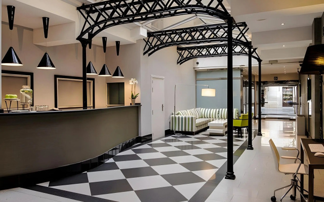 Ikonik Plaza Mercado