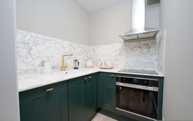 Incredible Hyde Park Apartment PS5