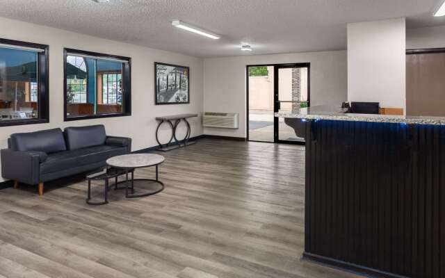 Super 8 by Wyndham Mt. Vernon