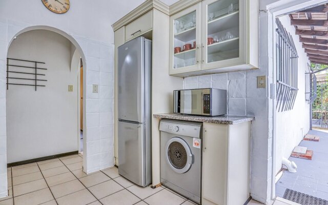 Modern Spanish House-3br-pool-solar-samrand