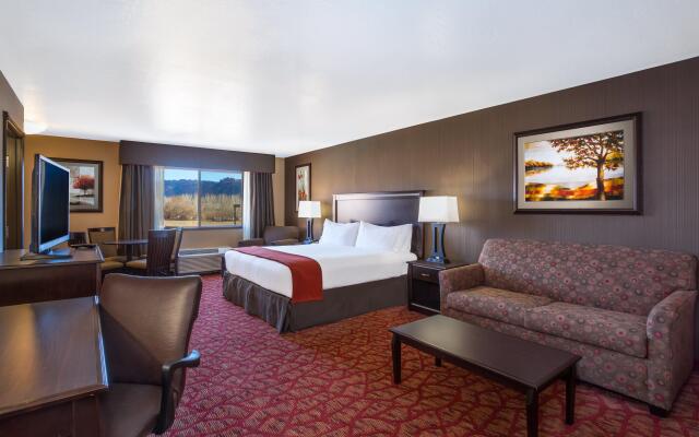Holiday Inn Express & Suites Moab by IHG
