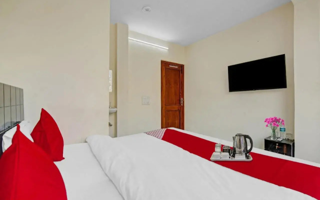 Oyo Flagship 703124 Hotel The Royal