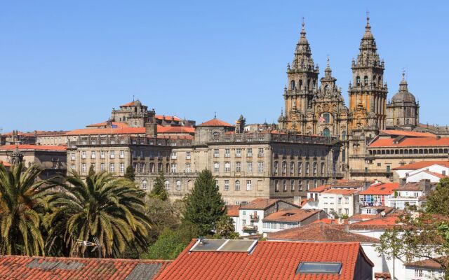 Santiago de Compostela 100068 4 Bedroom Apartment By Mo Rentals