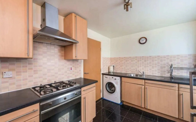 Elegant 4 Bedroom Maisonette Near Wardie Bay