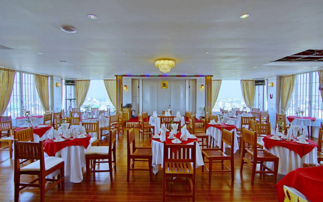 Hotel 76