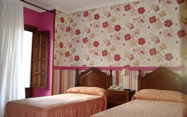 Hosteria Peña Sagra