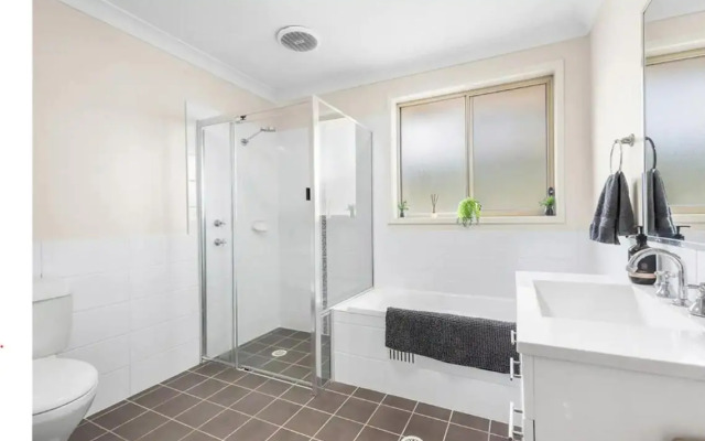 Hunter Home with POOL / CINEMA ROOM / PING PONG