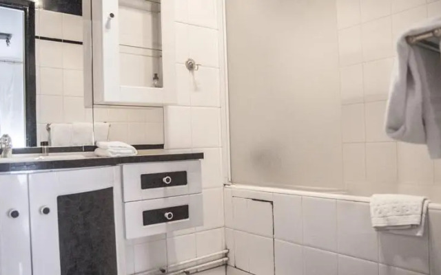 Into Paris Victor Hugo