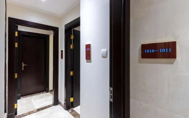 Snood Remaz Hotel