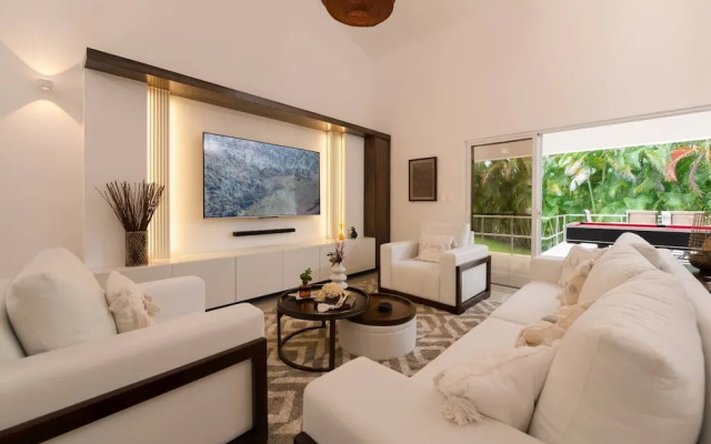 Villa Royale Luxury 4-bedroom Paradise In Sosua