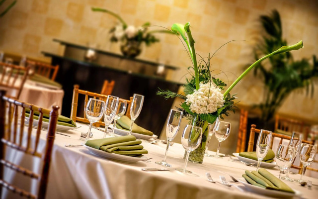 Renaissance Walnut Creek Hotel