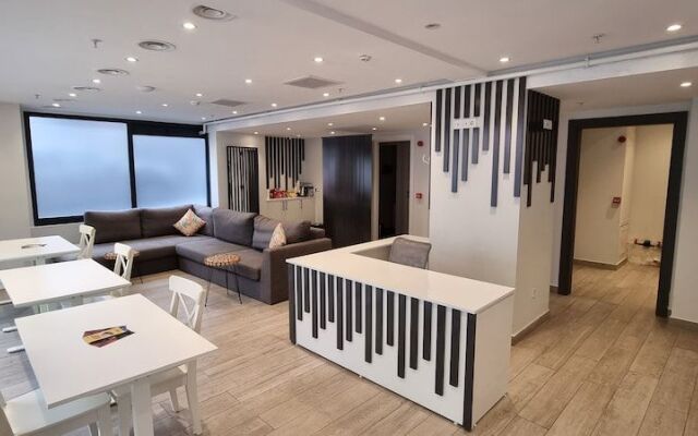 10m2 Hotel