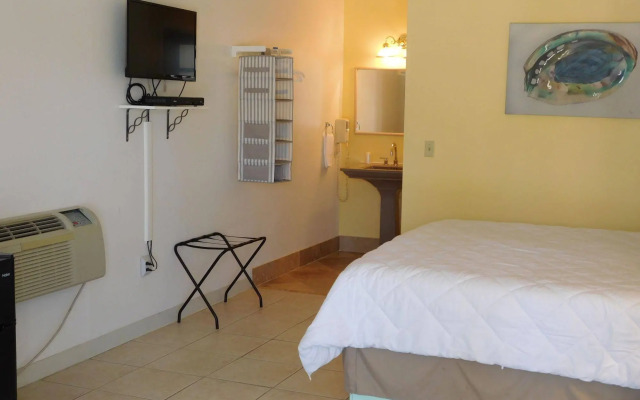 Nokomis Inn and Suites