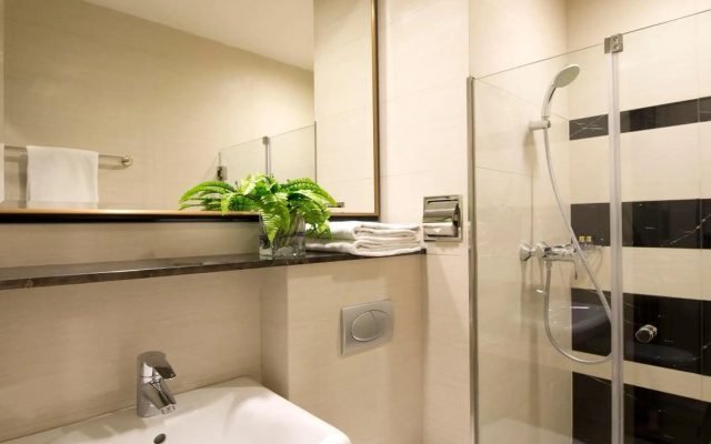 V Hotel Bencoolen - Image 7