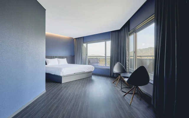 Kolon Hotel