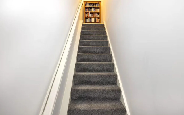 Modern Flat with Free Parking
