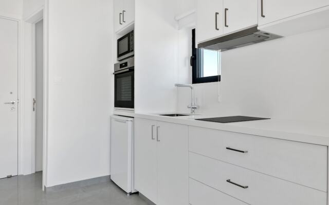 Phaedrus Living: Alkminis Seaside Suites Playa