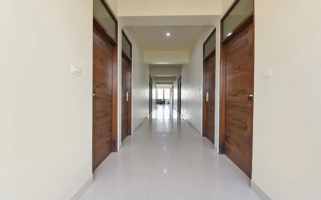 Fabhotel Shiv Palace