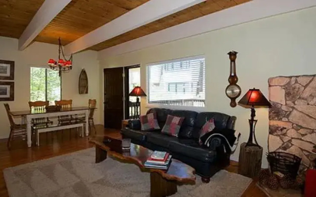 15 Cedar Crest 3 Br townhouse by RedAwning